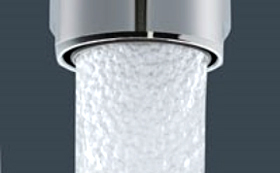 Woda zmieszana z baterii trójdrożnej Square